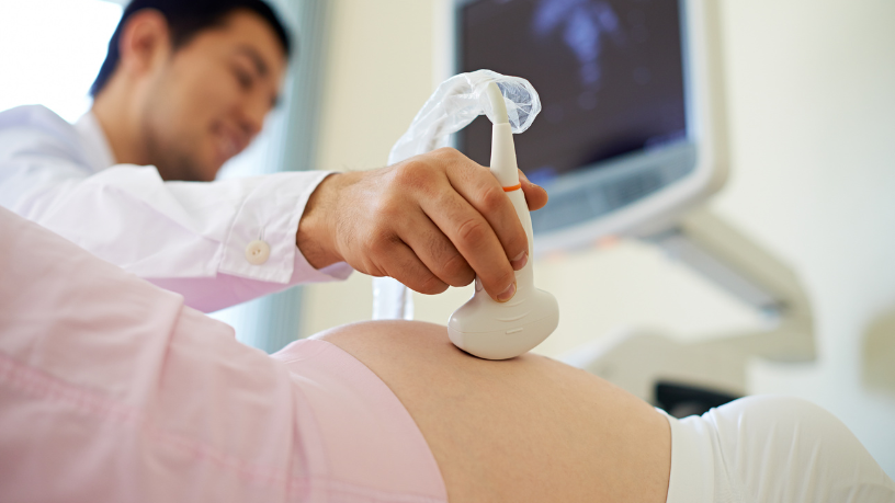 Descubra com a Dra. Thaline Neves como a ultrassonografia é essencial para a prevenção e diagnóstico em pacientes de todas as idades.