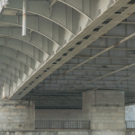 Valderci Malagosini Machado analisa a eficiência estrutural das lajes nervuradas treliçadas em projetos residenciais verticalizados.