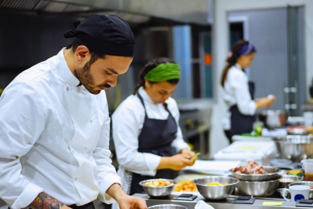 Descubra como a Especialização em Gastronomia Brasileira das Etecs pode transformar carreiras e destacar talentos na culinária nacional