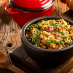 Feijão tropeiro: o prato brasileiro que supera a feijoada e conquista o mundo da gastronomia