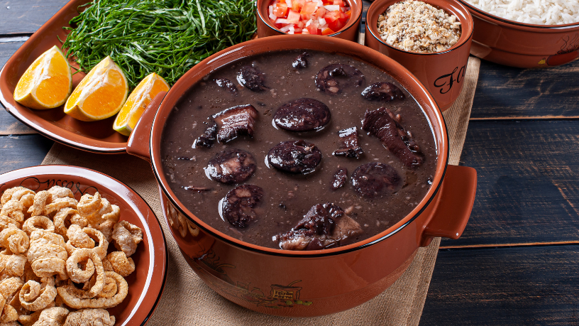 Feijoada é eleita o prato típico mais amado do Brasil; veja o ranking completo
