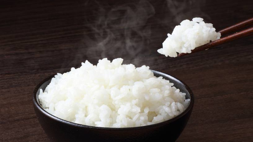 Onigiri ganha força no Brasil: por que o bolinho de arroz japonês virou um dos pratos mais desejados de São Paulo