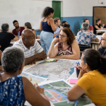 Moradores participam de oficina comunitária sobre o planejamento urbano de Camboriú