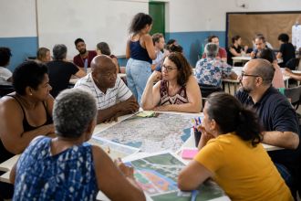 Moradores participam de oficina comunitária sobre o planejamento urbano de Camboriú